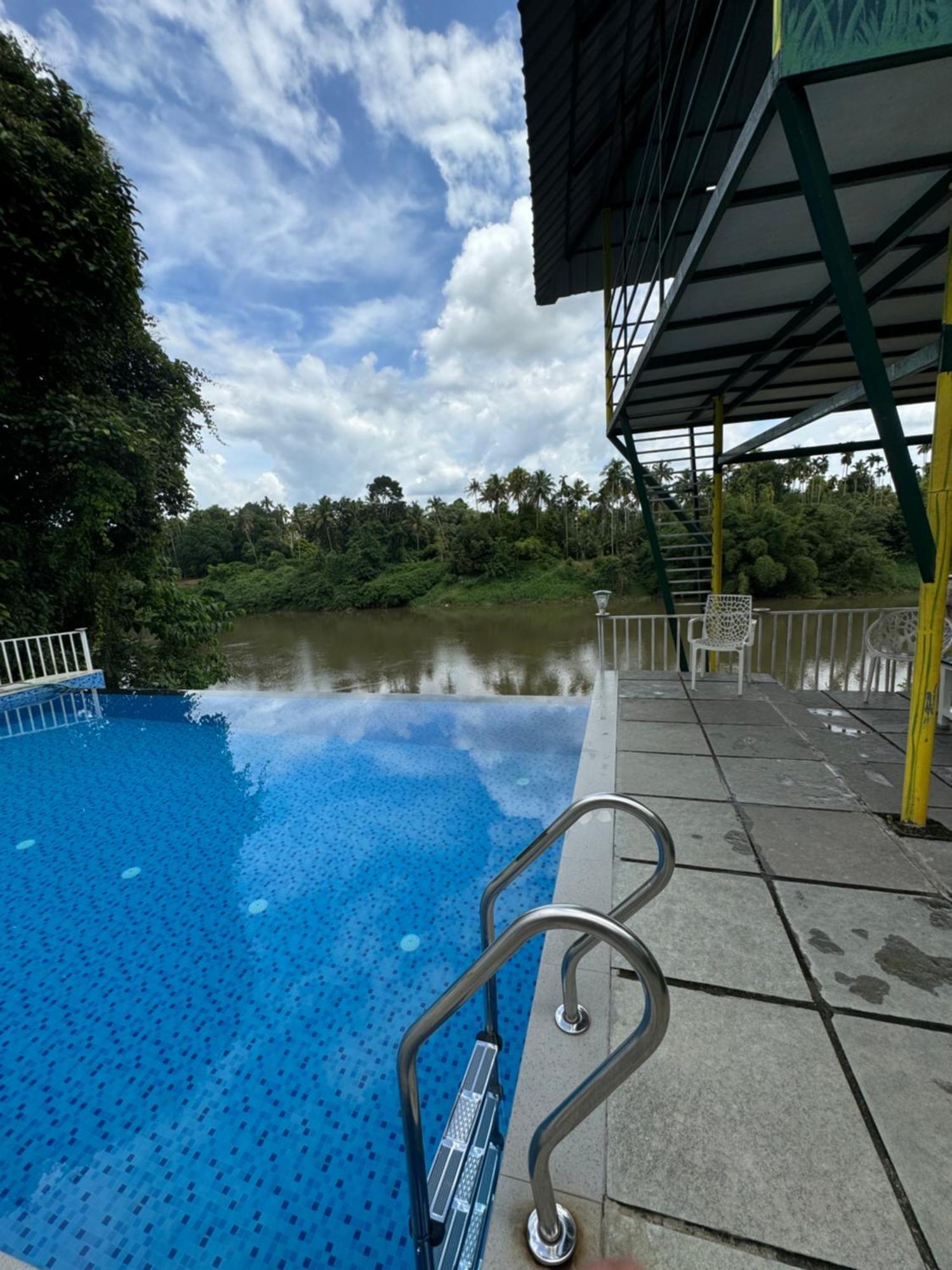 River Serene Holiday Home Kizhake Chālakudi Exterior photo